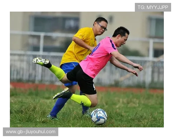 以足球进高球为核心探讨团队协作与个人技术完美融合的制胜之道