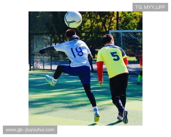 炫彩车贴点亮足球俱乐部激情时刻 让你的爱车与球队同频共振